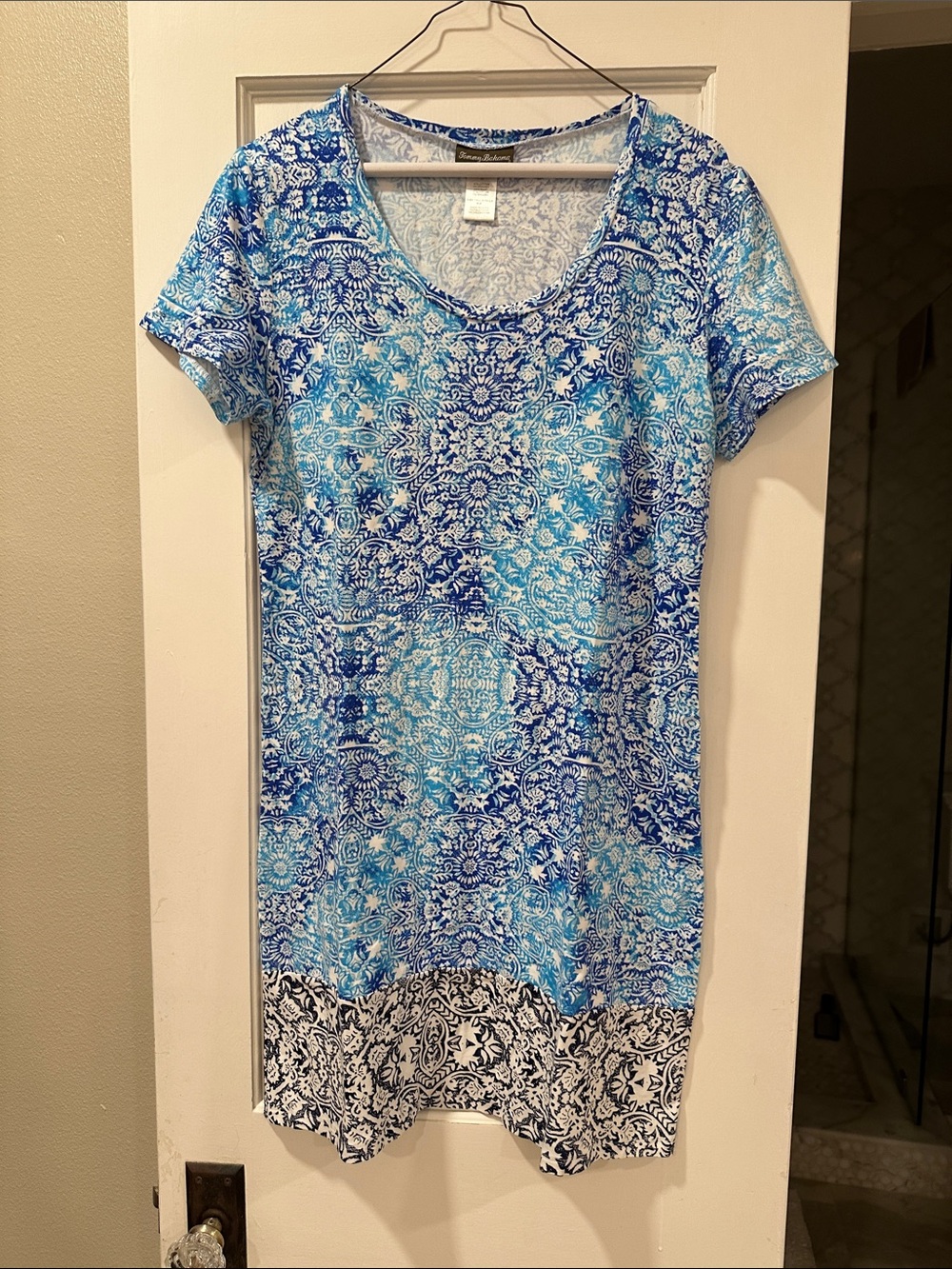 Tommy Bahama Blue and White Printed Scoop Neck t shirt dress